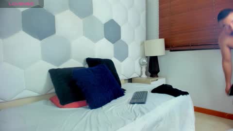 Snapshot of aaronvegaa chatting on January 12, 2026, 7:19 pm Aaron Vegaa online show from January 12, 2026, 7:19 pm