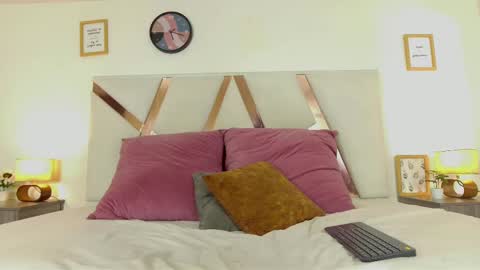   AASHLEY  online show from March 3, 2025, 6:01 pm