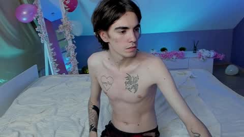 Snapshot of aataraxx chatting on December 25, 2024, 12:16 am Fiona and Harry online show from December 25, 2024, 12:16 am