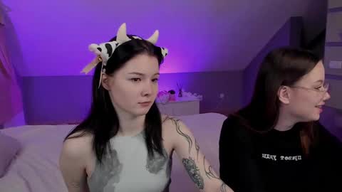 Snapshot of aataraxx chatting on February 16, 2025, 2:54 pm Fiona and Harry online show from February 16, 2025, 2:54 pm