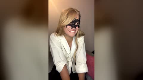 Snapshot of ab_mar chatting on April 9, 2026, 4:23 am Luna Maria online show from April 9, 2026, 4:23 am