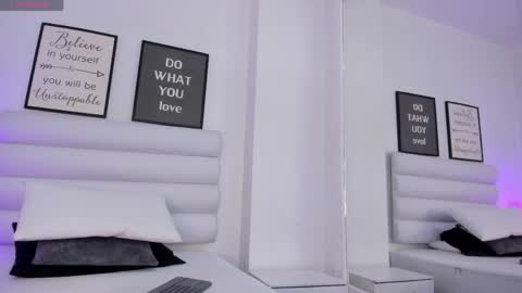 abbey_walker online show from March 30, 2026, 11:22 am