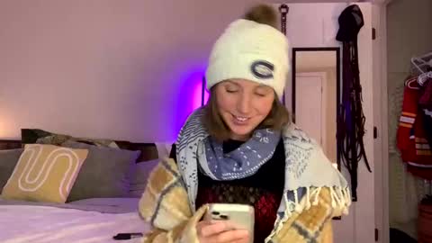 Snapshot of abbienextdoor chatting on March 2, 2025, 9:54 pm Abbie online show from March 2, 2025, 9:54 pm