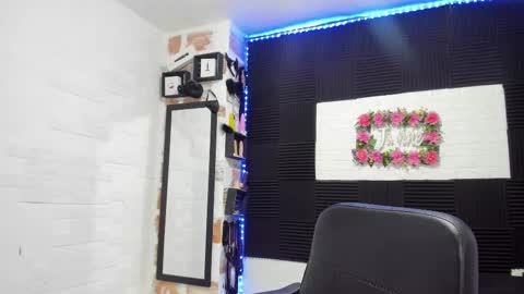 Snapshot of abby_connie chatting on February 13, 2025, 3:18 am Abby Connie online show from February 13, 2025, 3:18 am