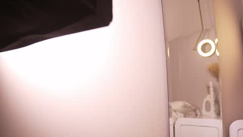 Snapshot of abby_me chatting on July 6, 2026, 12:02 pm A B B Y online show from July 6, 2026, 12:02 pm