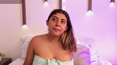 Abbygail online show from December 22, 2025, 12:24 pm