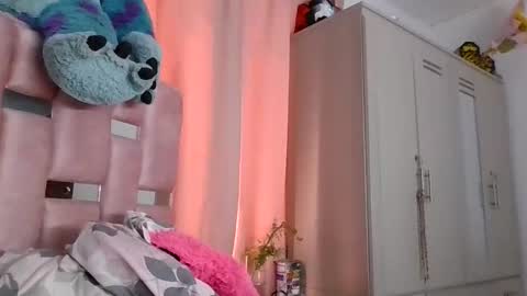 abby_moss_2 online show from October 30, 2025, 3:13 pm