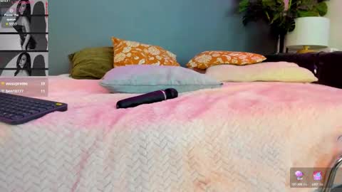 Snapshot of abby_stonee_ chatting on October 17, 2025, 9:45 am Abby online show from October 17, 2025, 9:45 am