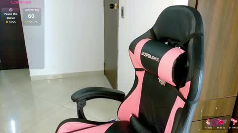 Snapshot of abby_tits chatting on October 29, 2025, 4:20 pm ABBY online show from October 29, 2025, 4:20 pm