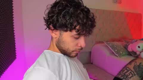 Snapshot of abbyandchris1 chatting on November 7, 2025, 1:33 pm START TRANSMISSION ---- AM COLOMBIA TIME online show from November 7, 2025, 1:33 pm