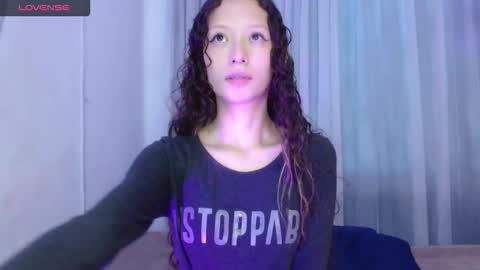 abbycute online show from December 1, 2025, 1:27 pm