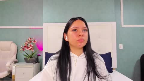 Abby Dixon  online show from February 18, 2026, 12:01 pm