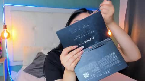 Abby Dixon  online show from March 11, 2026, 12:22 pm