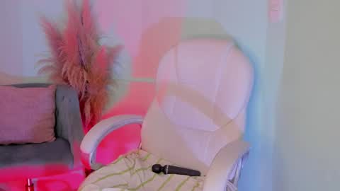 ABBY online show from September 30, 2025, 7:52 pm