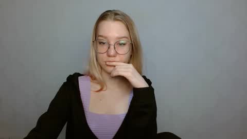 Snapshot of abbymoore__ chatting on January 28, 2025, 10:02 am Abby Lovense is active online show from January 28, 2025, 10:02 am