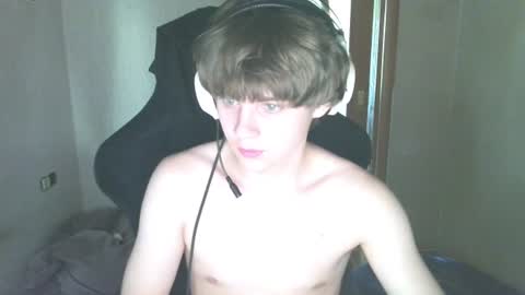 abbysal_blade online show from June 17, 2026, 7:11 am