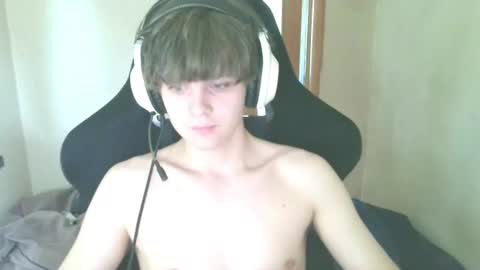 abbysal_blade online show from June 18, 2026, 8:36 am