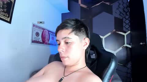 Snapshot of abbysmiitth_ chatting on October 28, 2025, 10:01 pm Abby Smith online show from October 28, 2025, 10:01 pm