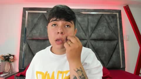 Snapshot of abbysmiitth_ chatting on December 19, 2025, 7:10 pm Abby Smith online show from December 19, 2025, 7:10 pm