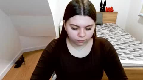 abbyvibe online show from November 25, 2025, 10:37 am