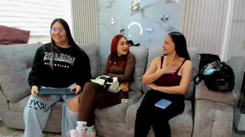 abella_as_ online show from March 16, 2026, 1:15 pm