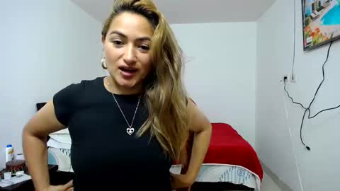 Snapshot of abie_spicy_ chatting on November 6, 2025, 1:23 pm ximena online show from November 6, 2025, 1:23 pm