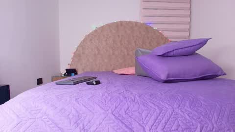 Abigail online show from December 14, 2025, 3:01 am