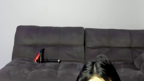 abril2234 online show from November 29, 2025, 4:59 am