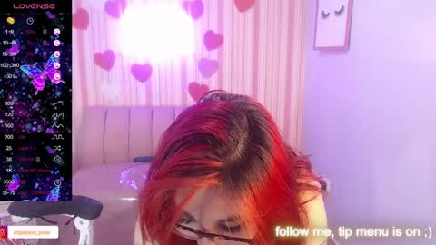 abril_ch_ online show from February 21, 2025, 9:11 pm