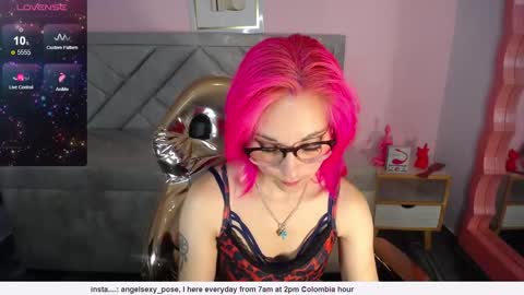 abril_ch_ online show from February 11, 2026, 12:10 pm