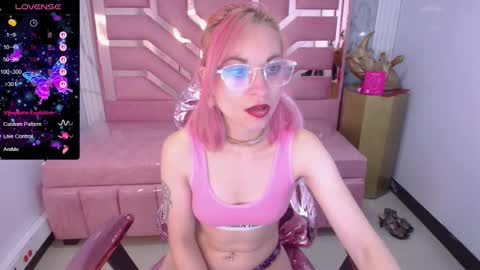 abril_ch_ online show from March 6, 2026, 2:46 pm