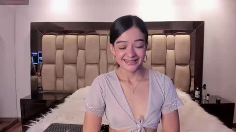 abril_cooper11 online show from October 5, 2025, 10:40 pm