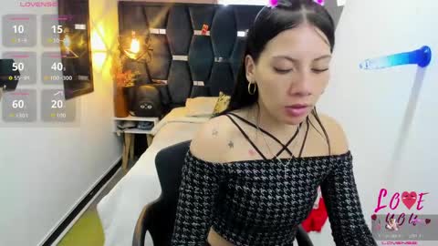 Snapshot of abril_fox__ chatting on April 9, 2026, 8:14 pm Abril Fox online show from April 9, 2026, 8:14 pm