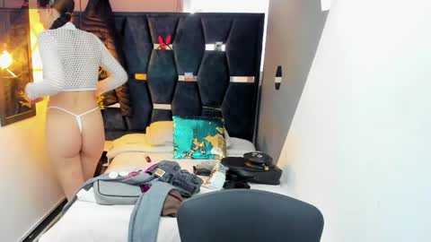 Snapshot of abril_fox__ chatting on April 15, 2026, 9:04 pm Abril Fox online show from April 15, 2026, 9:04 pm
