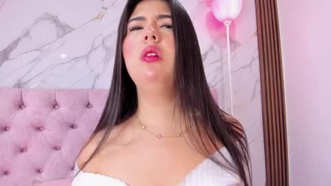 Snapshot of abrilquintana chatting on May 7, 2026, 11:37 am Abril online show from May 7, 2026, 11:37 am