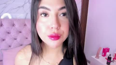 Snapshot of abrilquintana chatting on May 8, 2026, 11:37 am Abril online show from May 8, 2026, 11:37 am