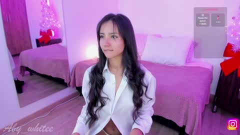 Snapshot of aby_whitee chatting on January 8, 2025, 4:55 am Aby online show from January 8, 2025, 4:55 am