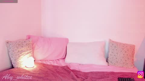 Snapshot of aby_whitee chatting on February 5, 2025, 11:17 pm Aby online show from February 5, 2025, 11:17 pm