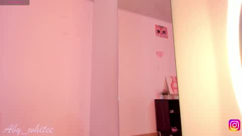 Snapshot of aby_whitee chatting on September 18, 2025, 11:34 am Aby online show from September 18, 2025, 11:34 am