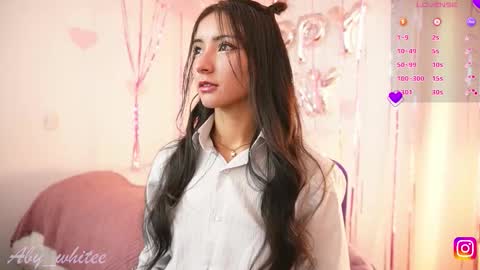 Snapshot of aby_whitee chatting on October 19, 2025, 2:34 am Aby online show from October 19, 2025, 2:34 am