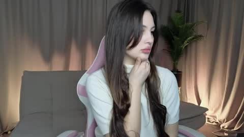 acelozora online show from April 29, 2026, 7:34 am