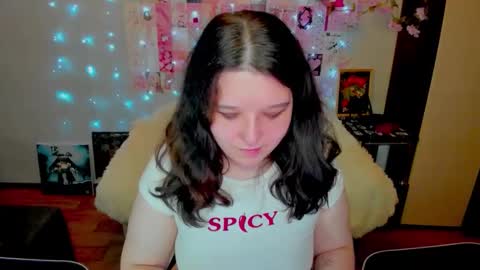 Kate online show from May 19, 2026, 2:07 am