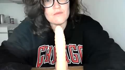 Snapshot of ada_berlin chatting on October 10, 2025, 6:34 am Ada online show from October 10, 2025, 6:34 am