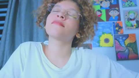 Snapshot of ada_gales_ chatting on July 14, 2026, 3:33 am Isa online show from July 14, 2026, 3:33 am