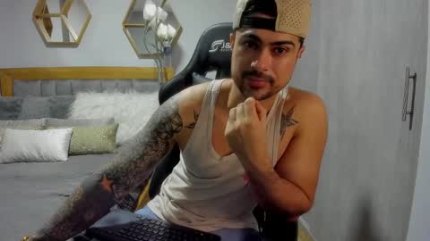 Snapshot of adam_clarke chatting on January 4, 2025, 4:44 am adam clarke online show from January 4, 2025, 4:44 am