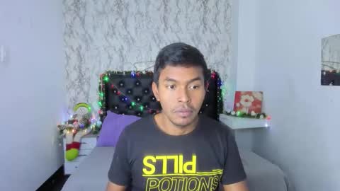 adam_morgan2 online show from December 16, 2025, 4:34 pm