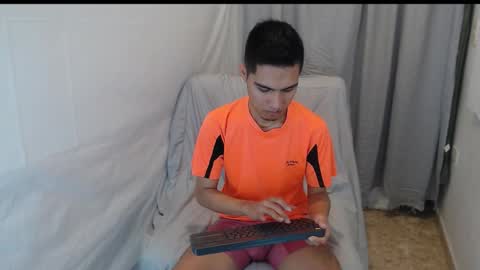 Snapshot of adam_sinclair chatting on December 3, 2025, 8:40 pm adam_sinclair online show from December 3, 2025, 8:40 pm