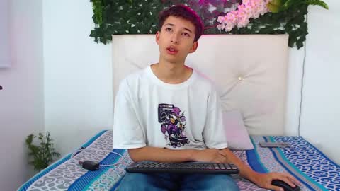 adam_sweet__ online show from April 8, 2026, 9:48 pm