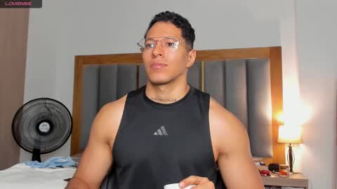 adambrocs1 online show from March 7, 2025, 12:48 am