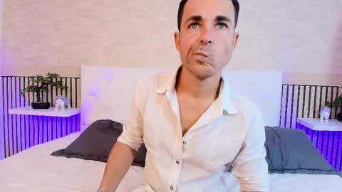 Im Adams Sanz online show from March 26, 2026, 7:30 pm